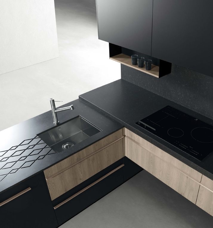 Minimalist Lacquer Kitchen Combine With Simple Gloden Handle Design