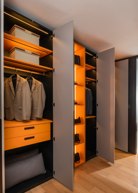 How to choose the customization of large wardrobes?